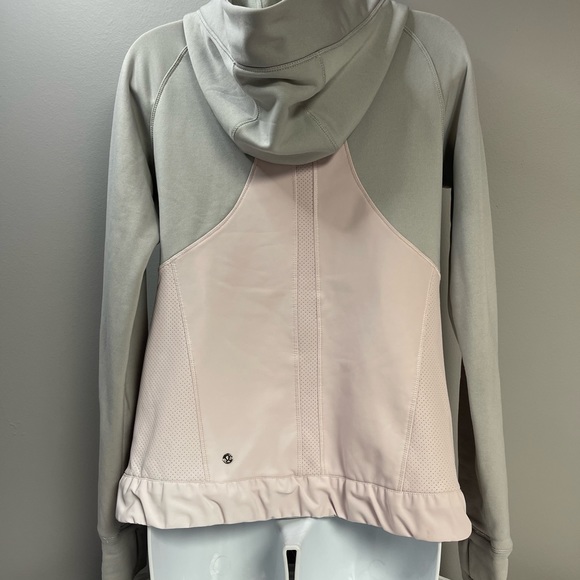 EUC Light Pink and Gray Women’s Lululemon Pullover Jacket Size 6 - Picture 3 of 6